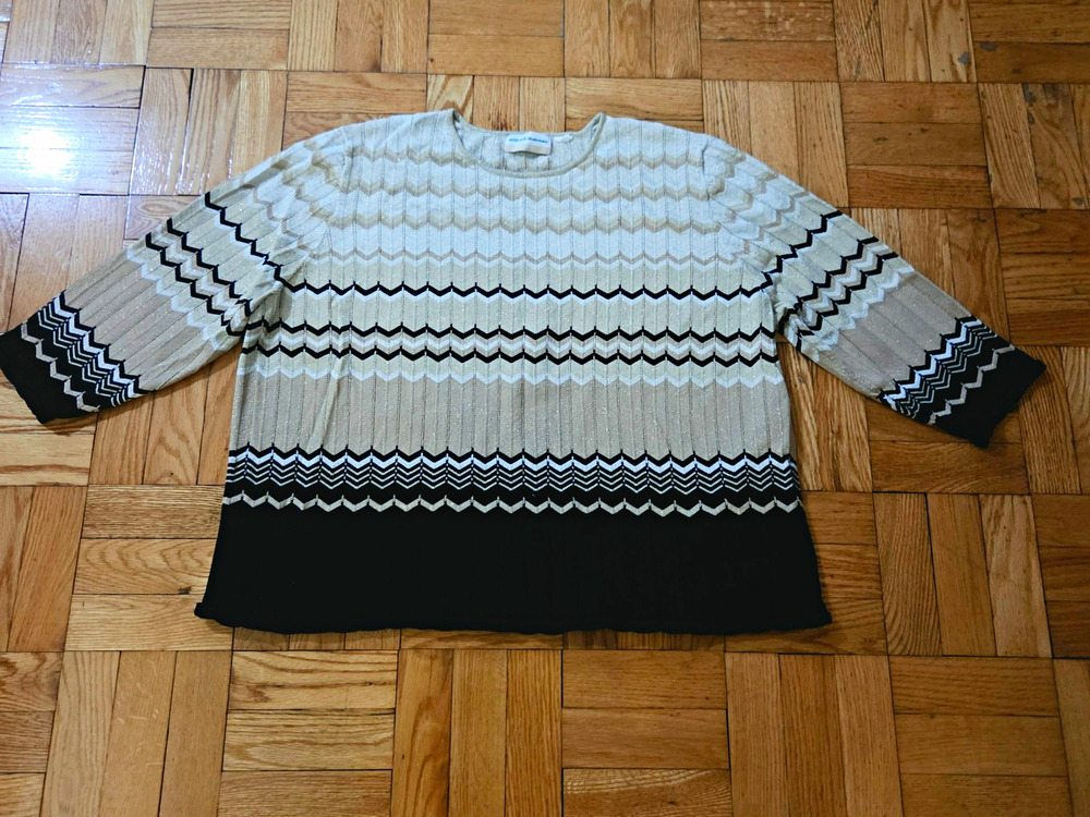 Alfred Dunner Chevron Womens Sz L/XL Beige Black White Chevron Knit Crew Sweater